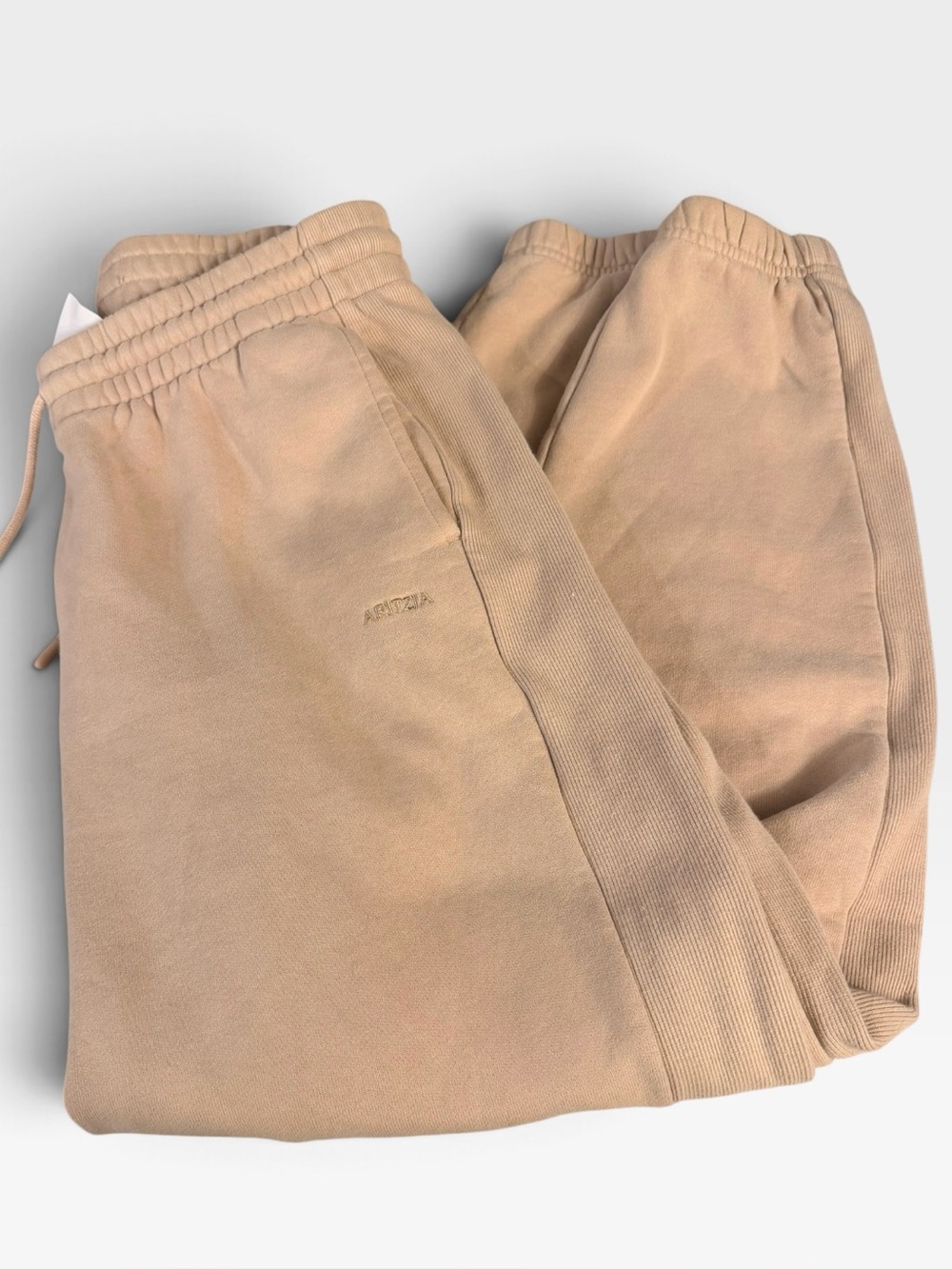 Aritzia Sweatfleece Cozy Fleece Boyfriend Fit Sweatpants in Beige Size M